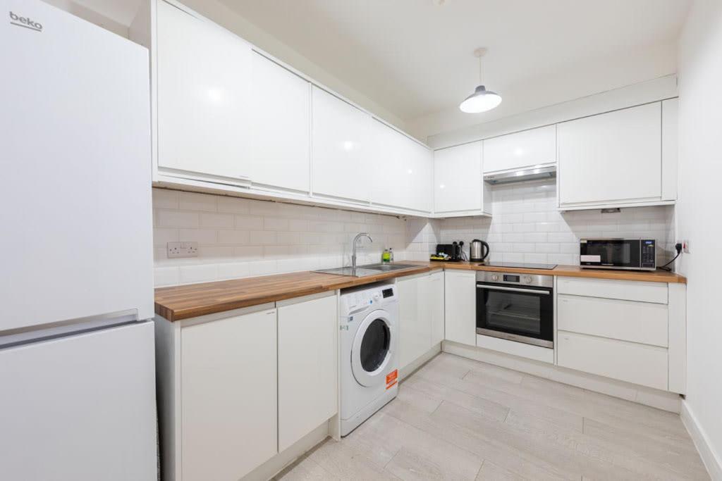 Victorian Beauty With Private Toilet And Shower Near Tube Station London Exterior foto